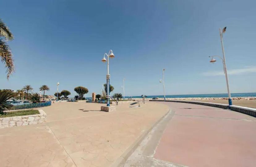 La Playa De El Palo Apartment Malaga Luaran gambar